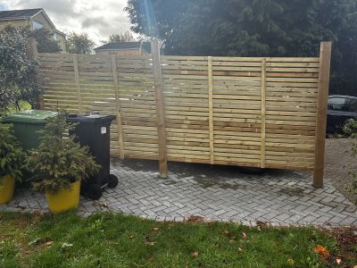 Linear screen detail 1